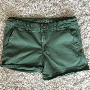 American Eagle Shorts - Midi - Army Green - US 12